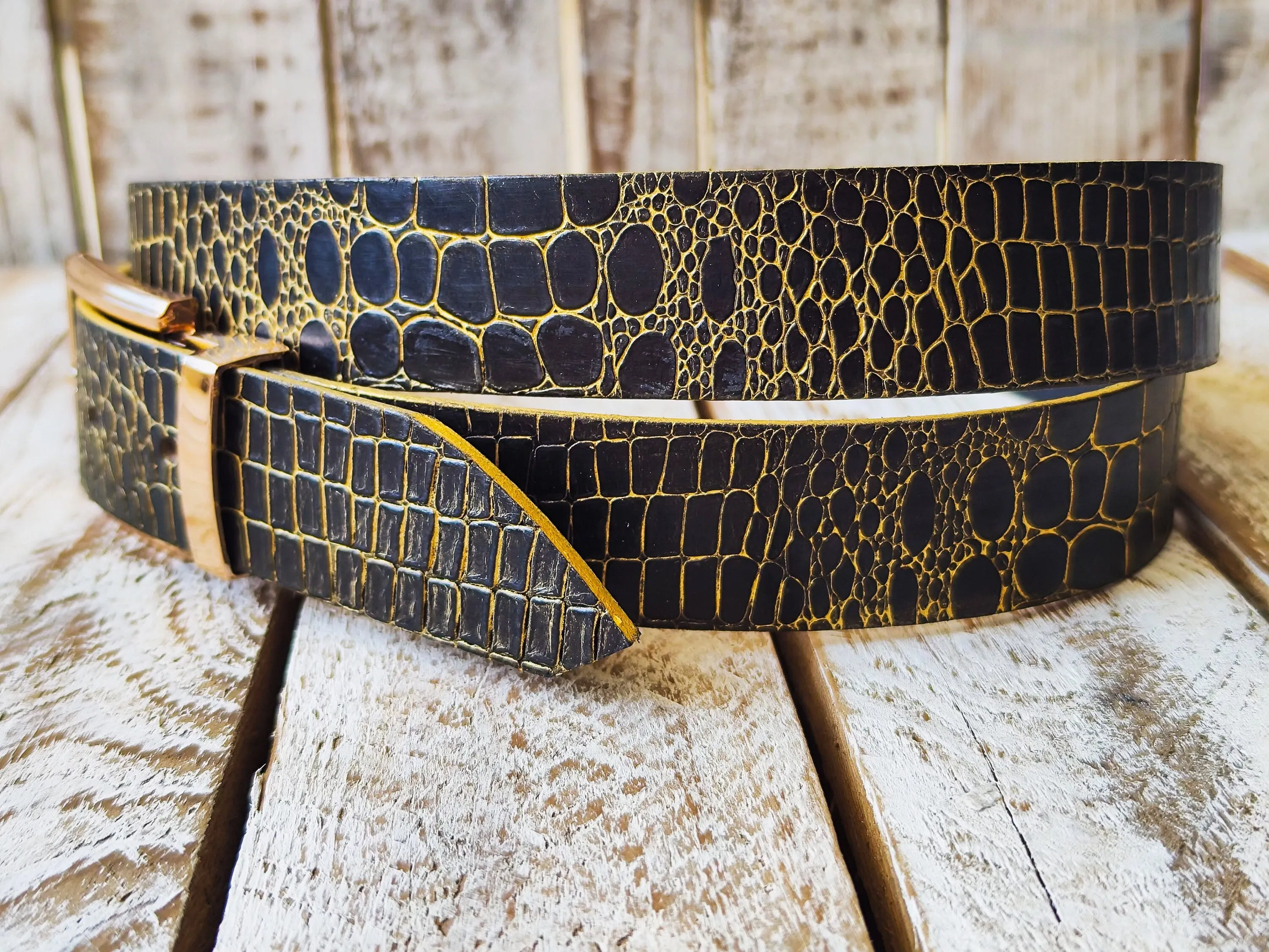 Black Leather Belt, Gold Wash and gold Buckle, Elegant Everyday Accessor. Adjustable belt the perfect gift